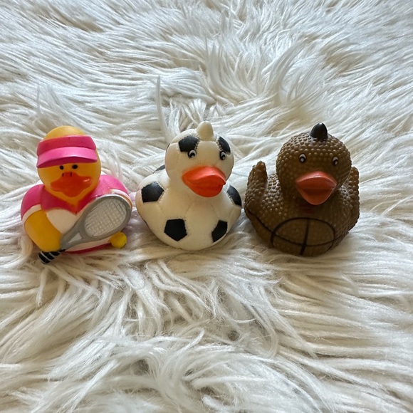 Sports themed rubber duckies (x3) - Picture 1 of 4